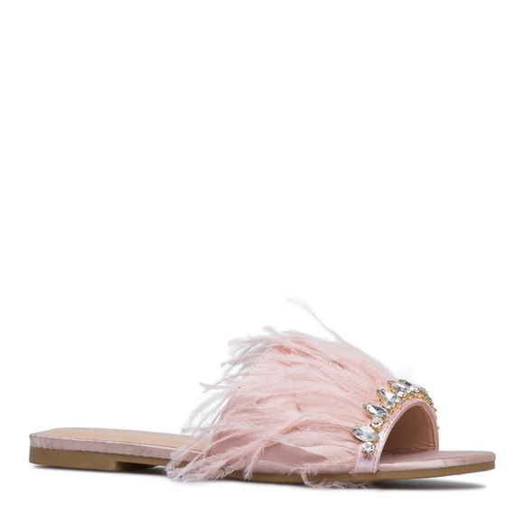 Shoe Dazzle Nia Faux Feathered Jeweled Slide Flat Sandal Boho Size 7 - Picture 2 of 16